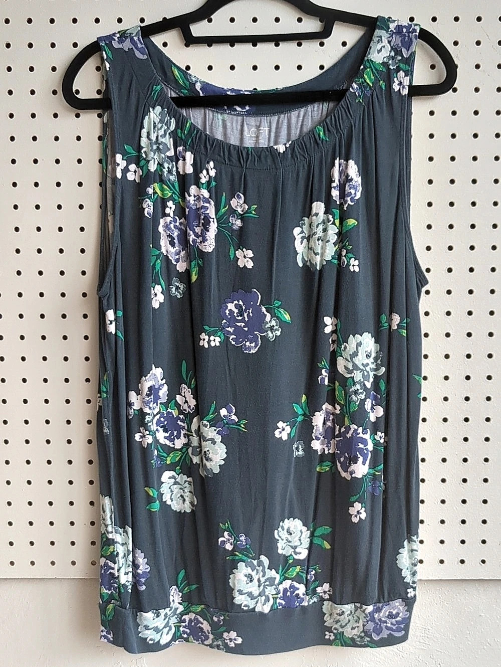 LOFT Floral Tank Top in Gray